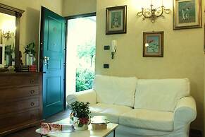 Mirra Fine Studio in quiet Residence with Garden and Rooftop