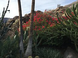 GetAways at Palm Springs Tennis Club