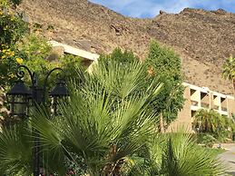 GetAways at Palm Springs Tennis Club