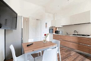 Isola View Renovated Apartment