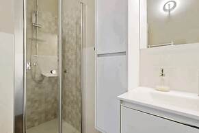 Isola View Renovated Apartment