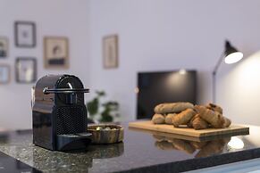 Bruno's Downtown Apartment