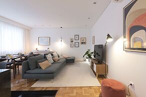 Bruno's Downtown Apartment