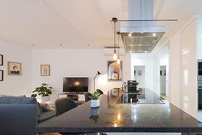 Bruno's Downtown Apartment