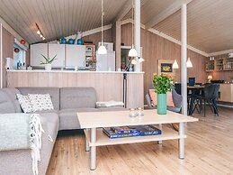 6 Person Holiday Home in Hemmet