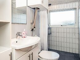 6 Person Holiday Home in Hemmet