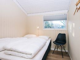 6 Person Holiday Home in Hemmet