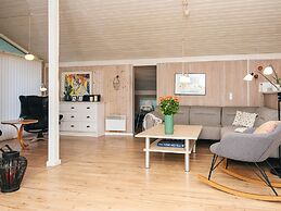 6 Person Holiday Home in Hemmet