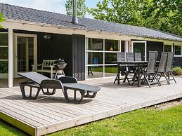 6 Person Holiday Home in Hemmet