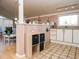 6 Person Holiday Home in Hemmet