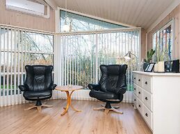 6 Person Holiday Home in Hemmet