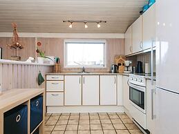 6 Person Holiday Home in Hemmet