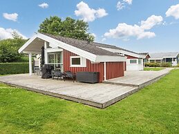 6 Person Holiday Home in Bjert-by Traum