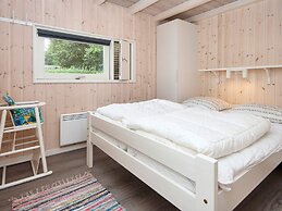 6 Person Holiday Home in Bjert-by Traum