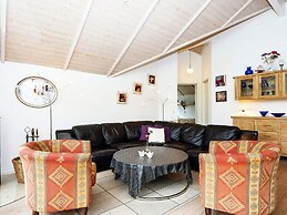 8 Person Holiday Home in Allingabro-by Traum