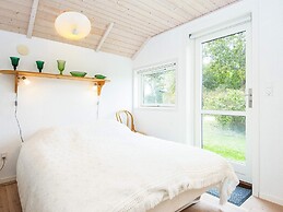 8 Person Holiday Home in Allingabro-by Traum