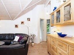 8 Person Holiday Home in Allingabro-by Traum