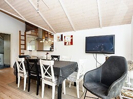 8 Person Holiday Home in Allingabro-by Traum