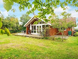 8 Person Holiday Home in Allingabro-by Traum