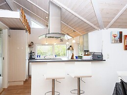 8 Person Holiday Home in Allingabro-by Traum