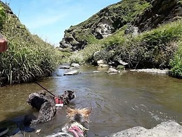 Cowshed Cottage Located nr Kynance Cove