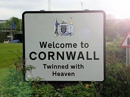 Cowshed Cottage Located nr Kynance Cove