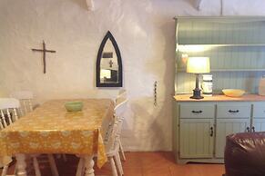 Cowshed Cottage Located nr Kynance Cove
