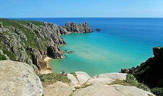 Cowshed Cottage Located nr Kynance Cove