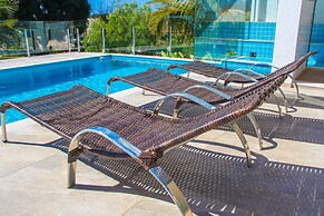 Ilha de Capitóli - Rancho no Kanto da Ilha em Capitólio