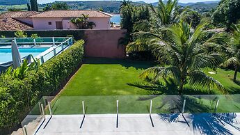 Ilha de Capitóli - Rancho no Kanto da Ilha em Capitólio