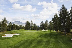 Headwaters Lodge at Eagle Ranch Resort