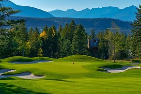 Headwaters Lodge at Eagle Ranch Resort