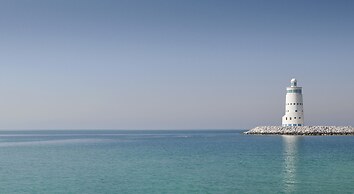 Hilton Salwa Beach Resort & Villas