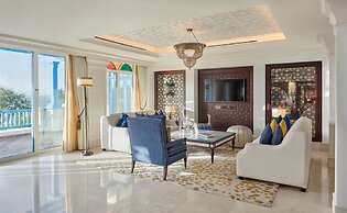 Hilton Salwa Beach Resort & Villas