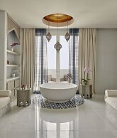 Hilton Salwa Beach Resort & Villas