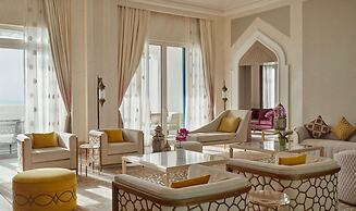 Hilton Salwa Beach Resort & Villas