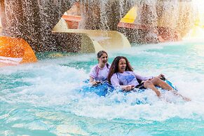 Hilton Salwa Beach Resort & Villas