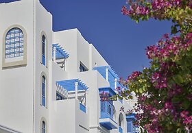 Hilton Salwa Beach Resort & Villas