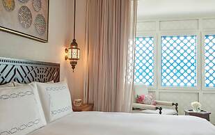 Hilton Salwa Beach Resort & Villas