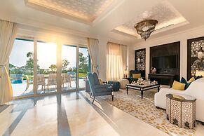 Hilton Salwa Beach Resort & Villas