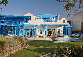 Hilton Salwa Beach Resort & Villas