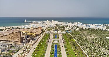 Hilton Salwa Beach Resort & Villas