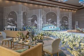 Hilton Salwa Beach Resort & Villas