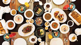 Hilton Salwa Beach Resort & Villas