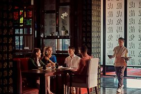 Hilton Salwa Beach Resort & Villas