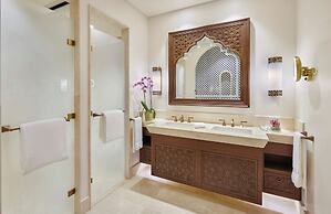 Hilton Salwa Beach Resort & Villas