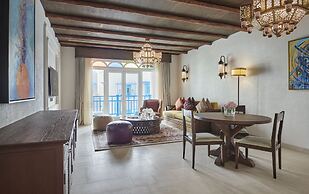 Hilton Salwa Beach Resort & Villas