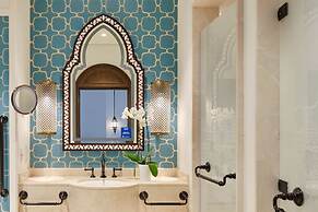 Hilton Salwa Beach Resort & Villas