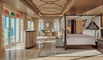 Hilton Salwa Beach Resort & Villas