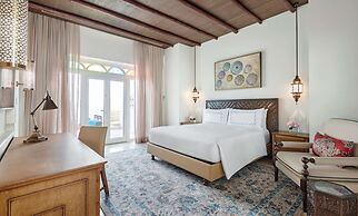 Hilton Salwa Beach Resort & Villas